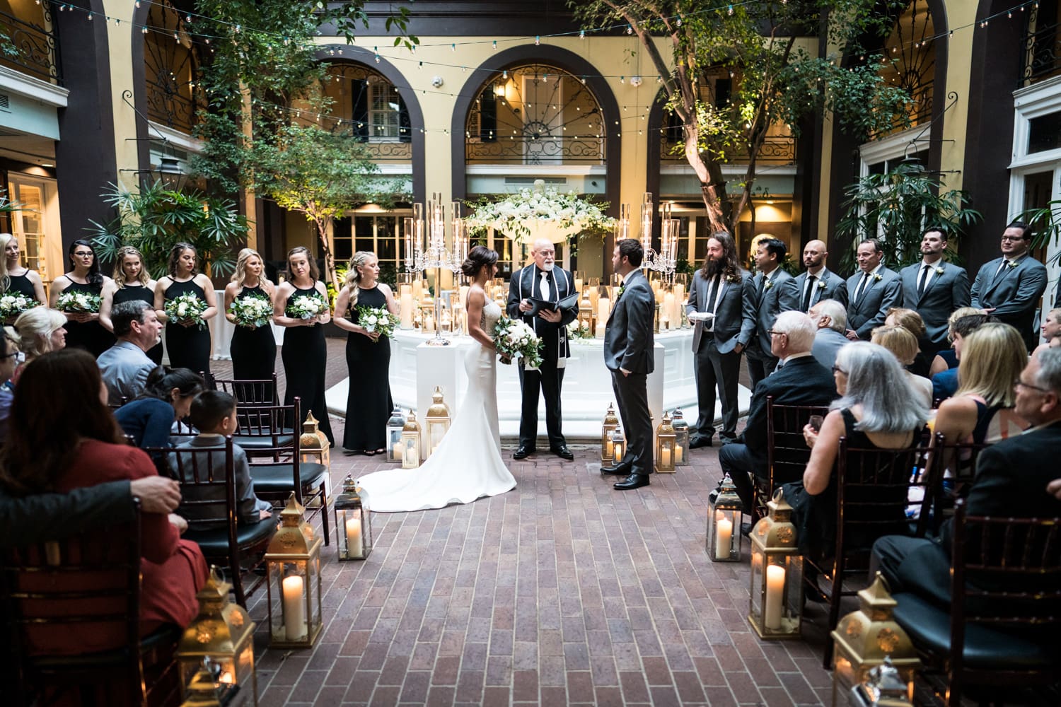 Wedding ceremony in Hotel Mazarin courtyard