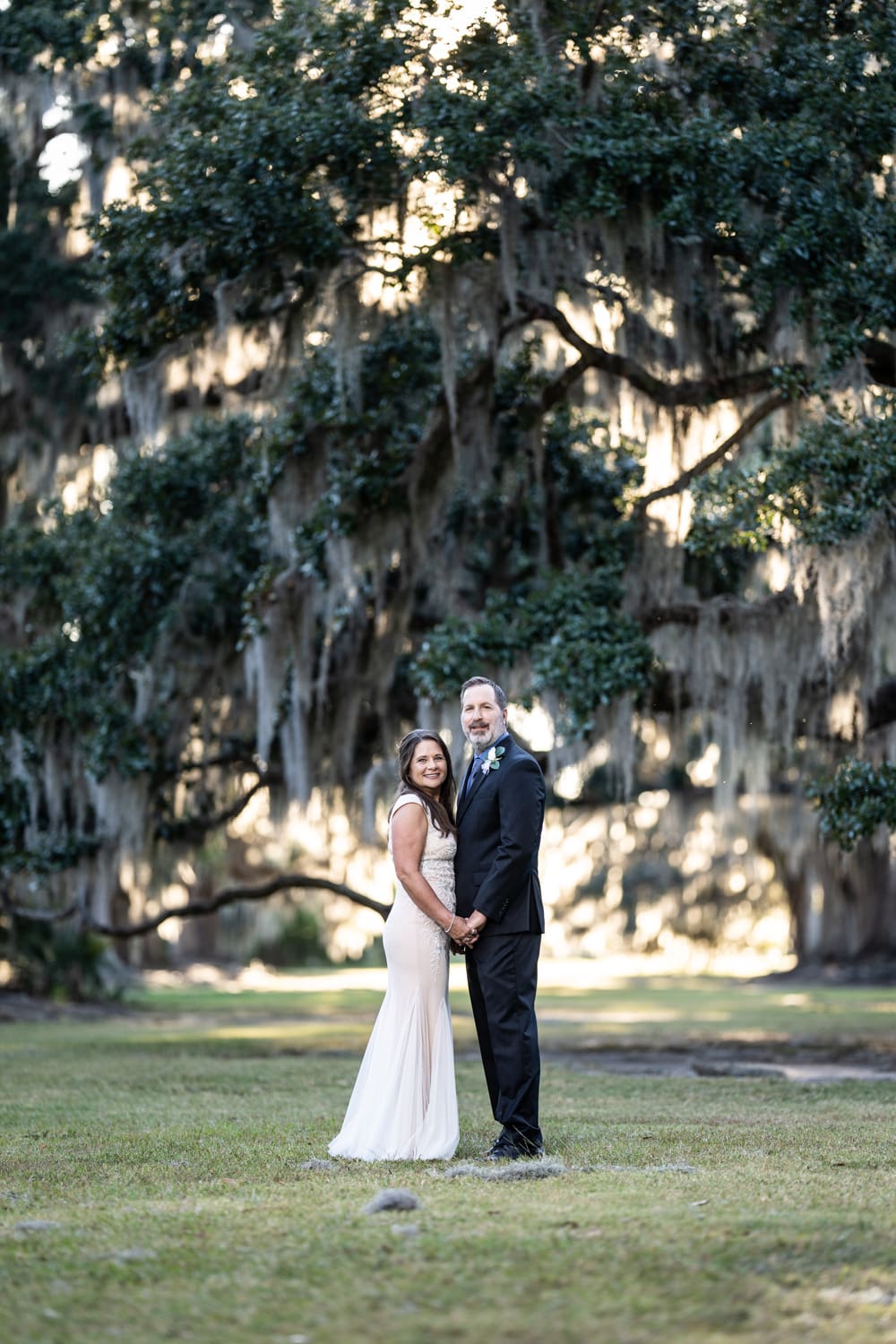 Elopement portrait in Fontainebleau State Park