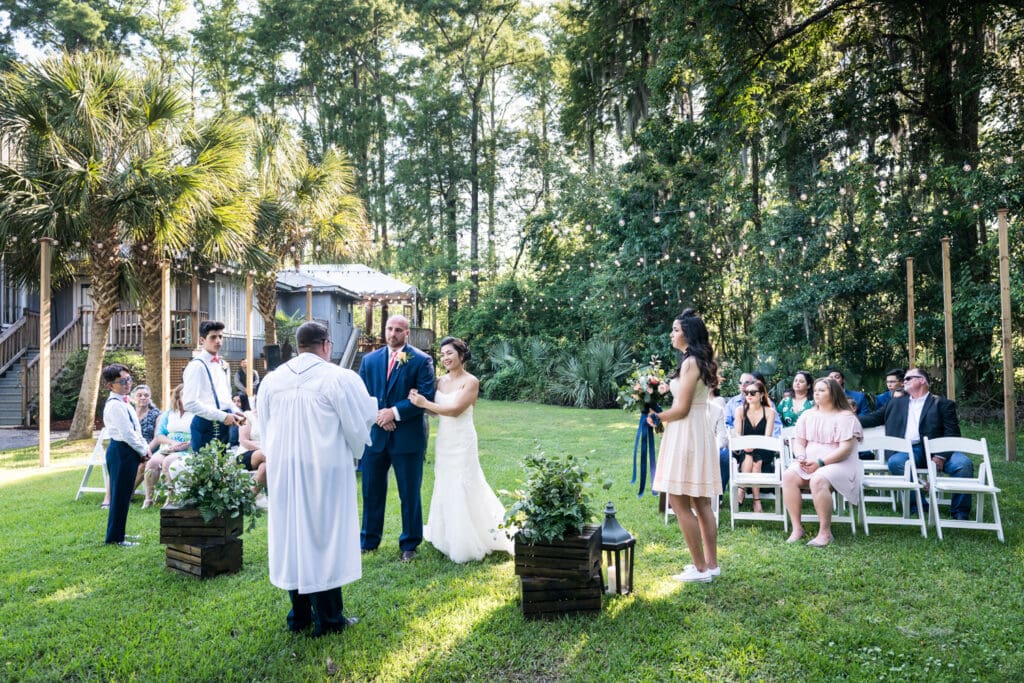 Couple has wedding ceremony at Palmetto's in Slidell