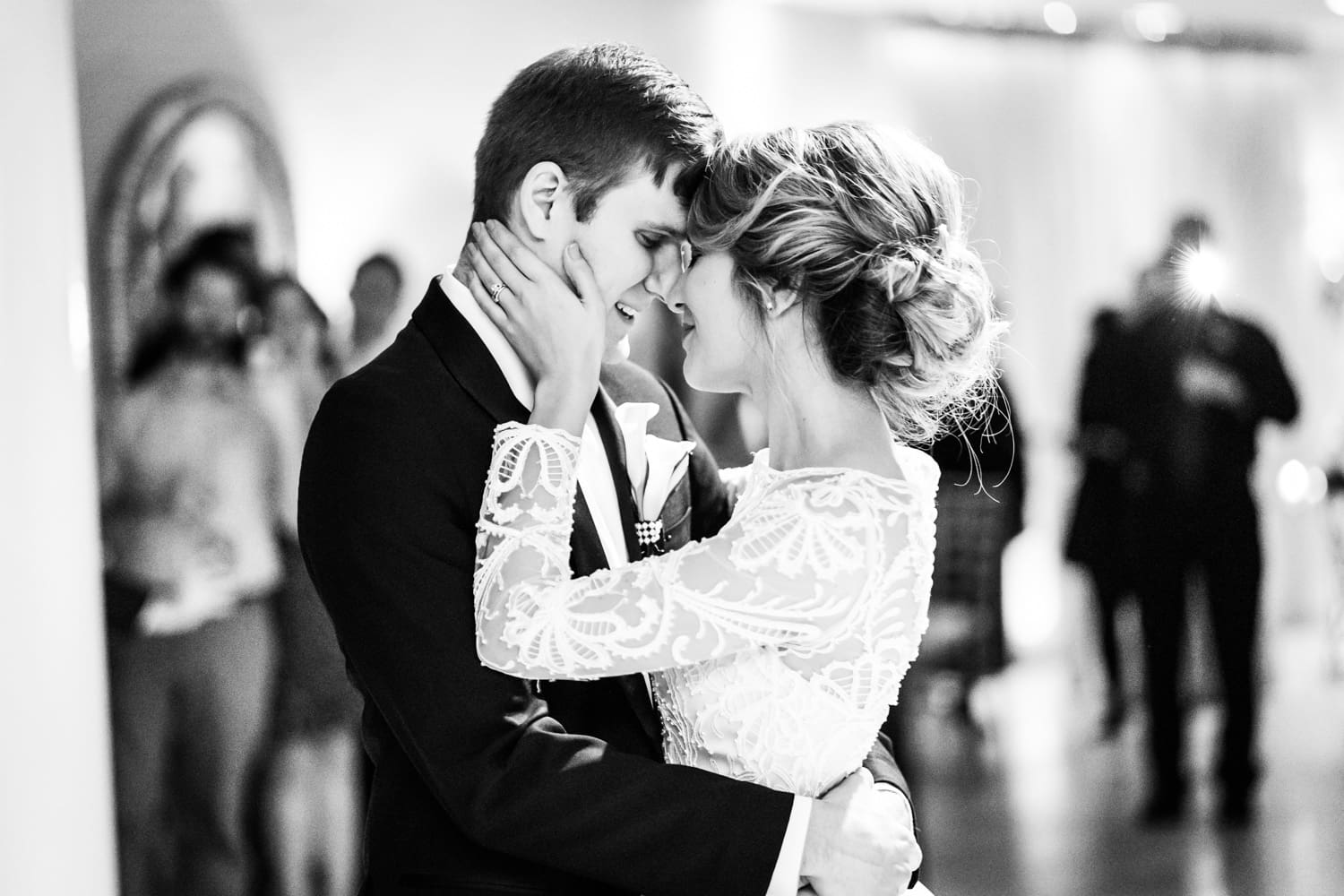 Bride and groom have their first dance at Southern Oaks wedding