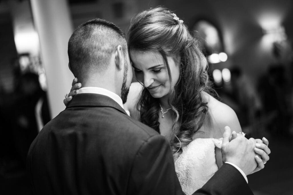 Bride and groom have first dance at Southern Oaks wedding in New Orleans