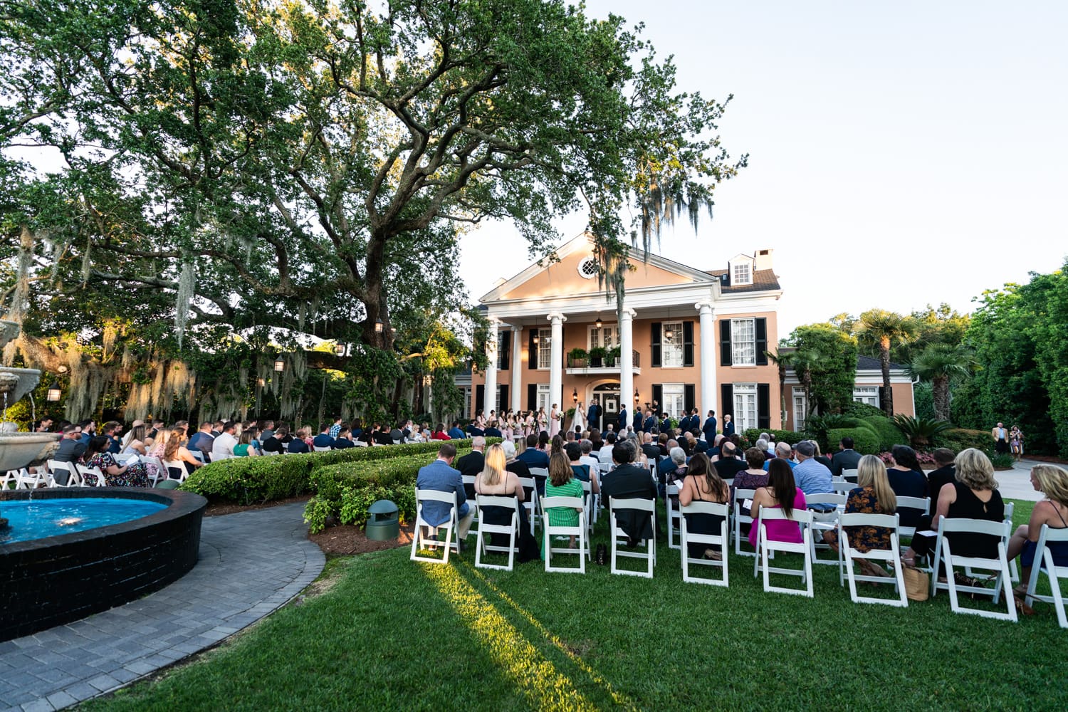 Daytime wedding ceremony at Southern Oaks in New Orleans