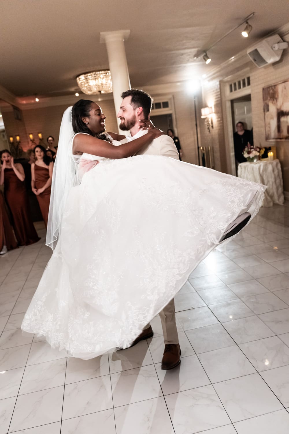 Bride and groom dance at Southern Oaks wedding