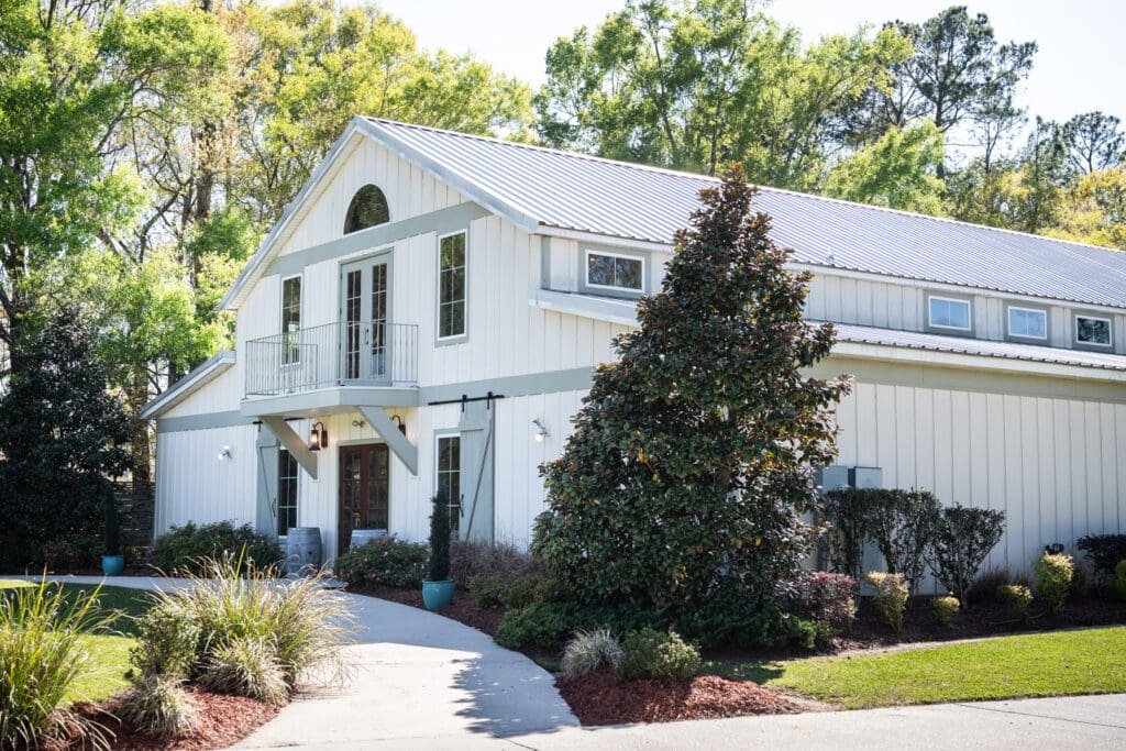 Exterior view of Sadie Jane wedding venue in Slidell