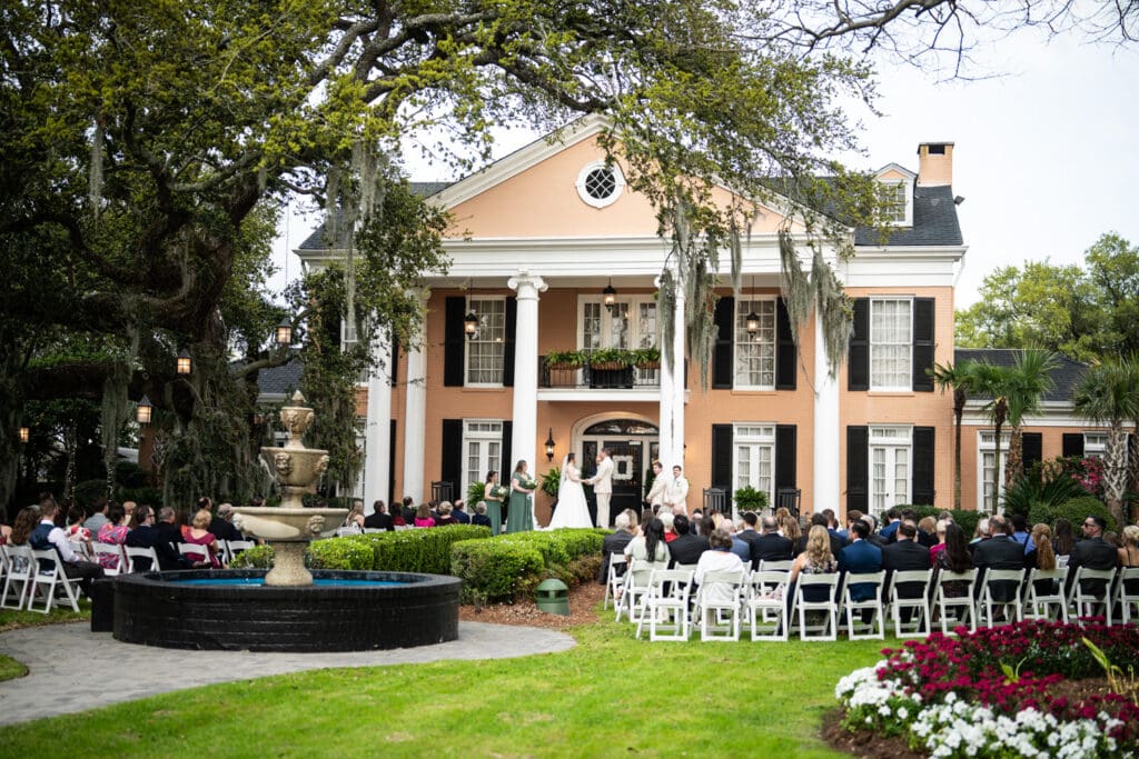 Outdoor wedding ceremony at Southern Oaks
