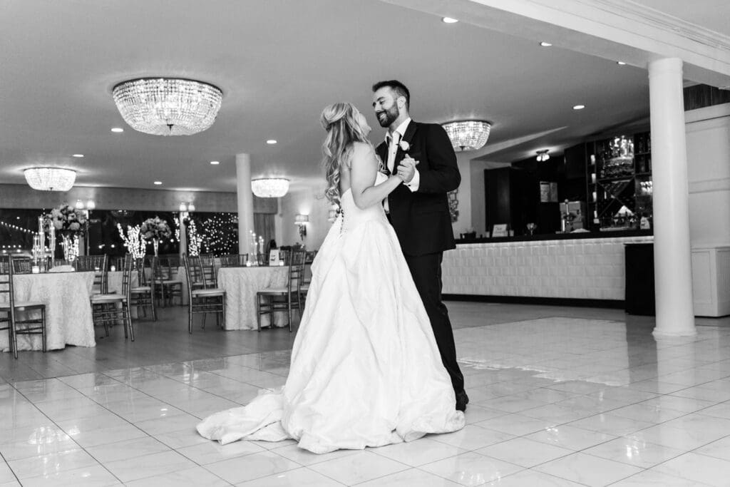 Bride and groom have private last dance
